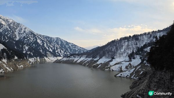 立山黑部全年只有四月至十月開放，景觀宏偉，天氣凉爽，人生必定...