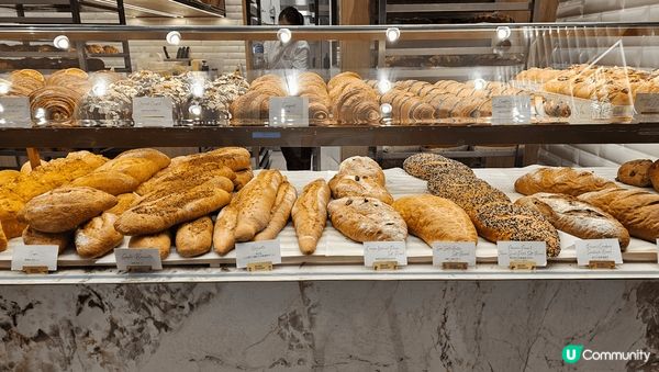 華麗、美味、大件、抵食、高品質的麵包舖。有甜食，有鹹點，有單...