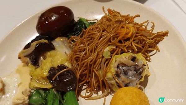 依間素食自助餐“樂園素食”，食物款式多，價錢相宜，就算唔係特...