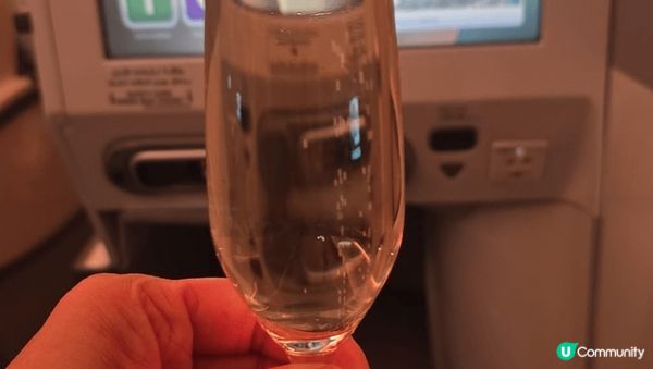 玩得舒服一點，乘坐一轉 A380的商務艙，來到近年的旅遊熱點...