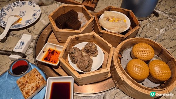 荃灣廣場的香江花月酒樓的點心好底食，老友記朝早又只收兩蚊茶位...