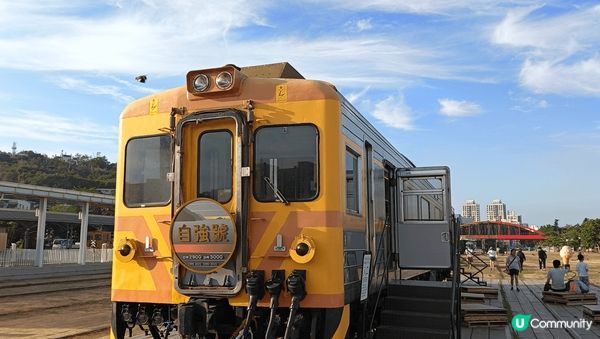 高雄哈馬星&旗津漁港，美麗風景，火車博物館，美味水果冰，yu...