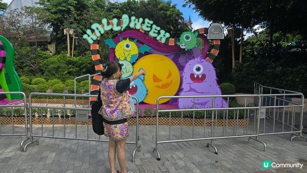 在香港海洋公園出世的兩隻小熊貓，而家一歲嘞，可愛精靈又得意，...