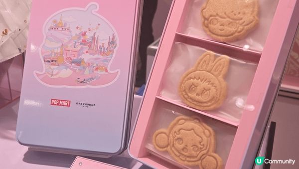 位於曼谷ICONISM商場7樓的Popmart Cafe。