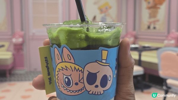 位於曼谷ICONISM商場7樓的Popmart Cafe。