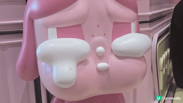 位於曼谷ICONISM商場7樓的Popmart Cafe。