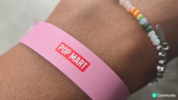 位於曼谷ICONISM商場7樓的Popmart Cafe。