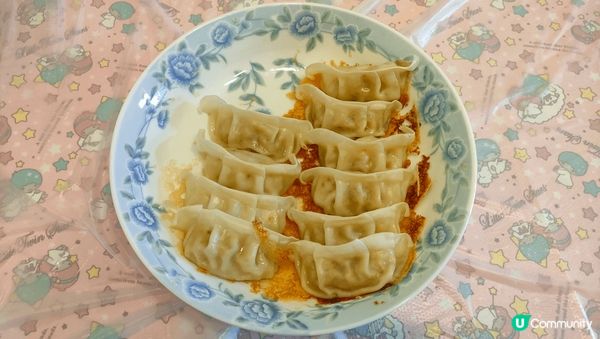 經過超級市場發現了這款黑胡椒餃子新產品，按照包裝教的煮法，好...