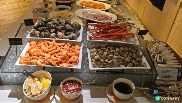 推介香港萬怡酒店Momo Cafe嘅自助餐，非常好味，我最鍾...