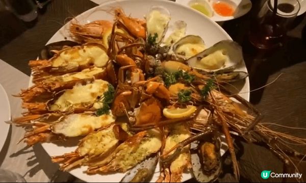 色香味俱全，美味的烤焗雜錦海鮮拼盤！😋😋😋