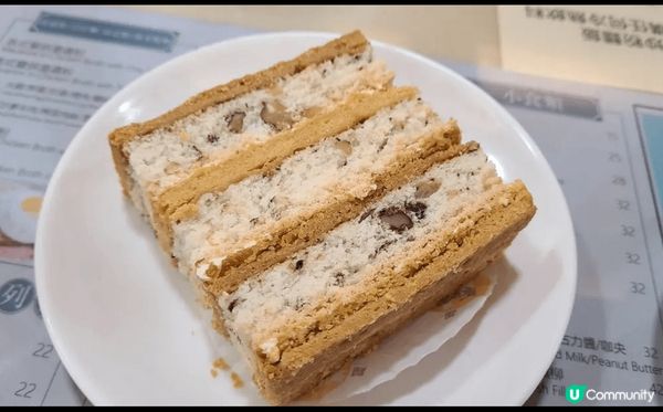 很喜歡去食懷舊茶記檀島，估唔到茶記都有拿破崙食，令我重拾番童...