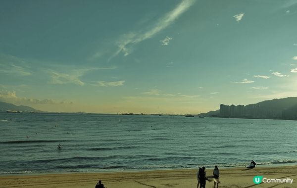 去黃金海岸打卡。夏天要同陽光玩遊戲。這海灘好大。看日落玩水食...