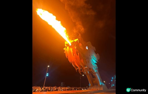 我們在越南峴港龍橋，體驗巨龍噴火噴水。為了有深刻的體驗，我們...