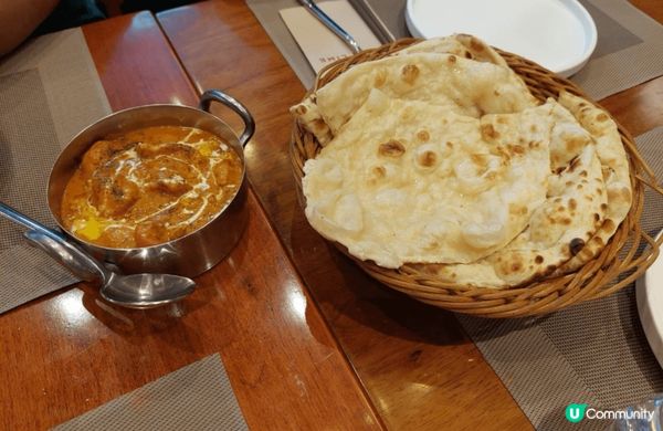 印度咖哩最出名嘅,薄餅加咖哩是最好食的,最有風味中國食品是脆...