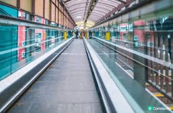 中環至半山扶手電梯 是香港極具代表性的打卡熱點，也是全球最長...