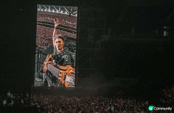 謝霆鋒演唱會，80後集體回憶。地面層，舞台中間偏右。