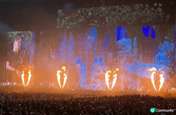 謝霆鋒演唱會，80後集體回憶。地面層，舞台中間偏右。