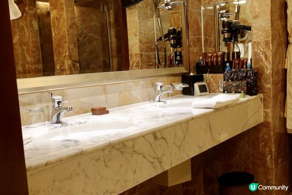 《生活》分享在香港港麗洒店Staycation悠閑地食、食、食的食物質素有驚喜？