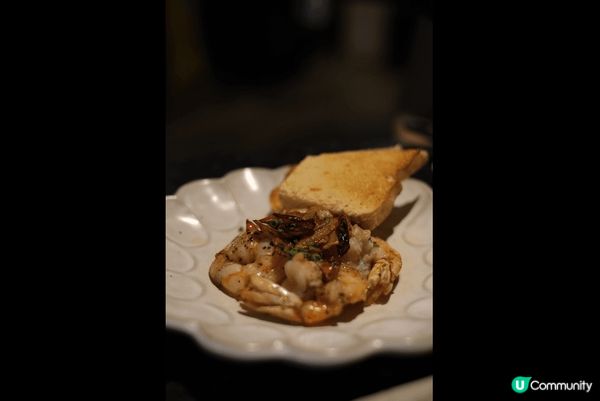 切碎的秘魯吞拿魚拌上蕃茄莎莎，用黑醋汁調味很開胃，配香烤鱈魚...