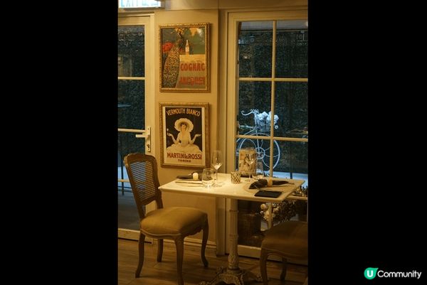 灣仔打卡西餐，廚師用咗最當造嘅美食，同時可以見到餐廳環境充滿...