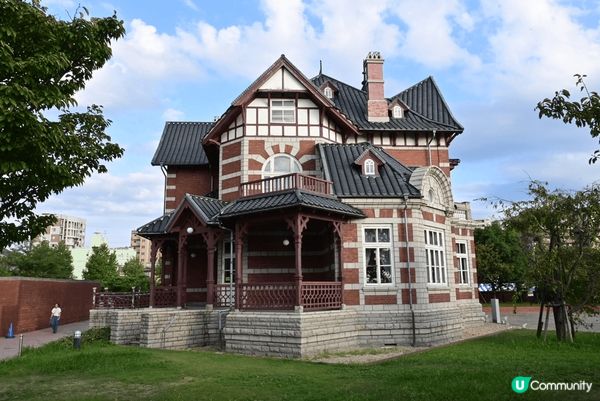 這是日本的門司港 非常美麗的建築物和日落 而且非常難忘 想再...