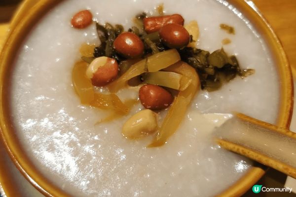 紅磡嘉里酒店食自助晚餐，座位非常舒適，外面的環境簡直無敵，食...