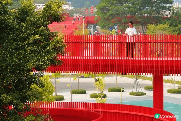 深圳虹橋公園一個非常特別嘅螺旋坡道，公園內仲有多個打卡位，螺...