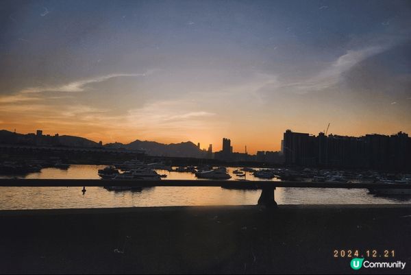 第一張照片為充滿?歷史痕跡的彩虹?。 驀然回首，回憶充斥?每...