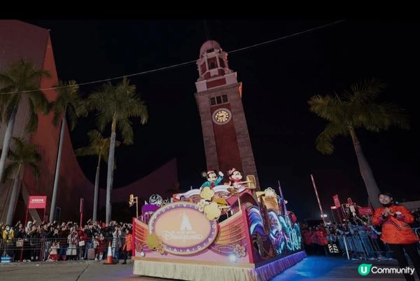 2025年農曆年初二尖沙咀花車滙演，有很多市民一同觀賞花車