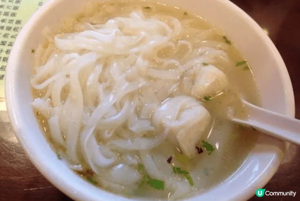 .我非常喜歡吃魚蛋粉，因為好吃。又喜愛吃大排檔，非常好吃。