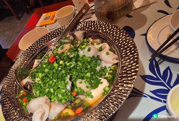 “遇見長安”也令我遇見了打卡美食，餐廳嘅美食擺設得十分古色古...