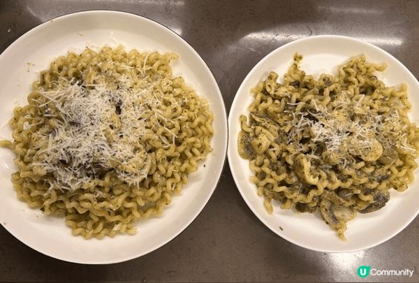 今日心血來潮，想整吓意大利菜。順埋買埋香港前排大熱嘅卷卷意粉...