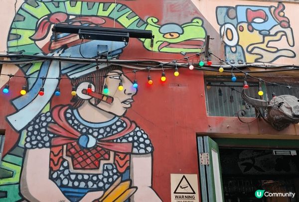 粉紅清真寺和壁畫街都是十分有特色的建築和文化，都好值得去參觀...