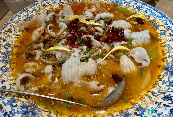 呢間好味嘅酸菜魚，位於馬鞍山嘅「小娘酸菜魚」，佢個二人餐超大...