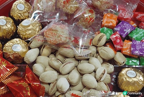 新年美食多羅羅，咸的甜的皆好味，人人食到笑呵呵~
