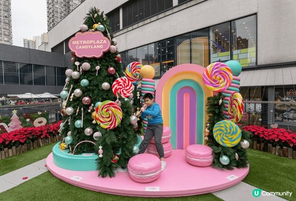 又到聖誕，新都會廣場嘅聖誕佈置好靚，仔仔開心打卡玩到唔捨得返...