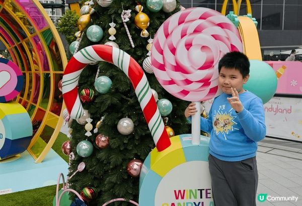 又到聖誕，新都會廣場嘅聖誕佈置好靚，仔仔開心打卡玩到唔捨得返...