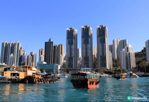 《香港仔》是一個迷人而傳統的社區，感覺就像是時光倒流一樣。香...