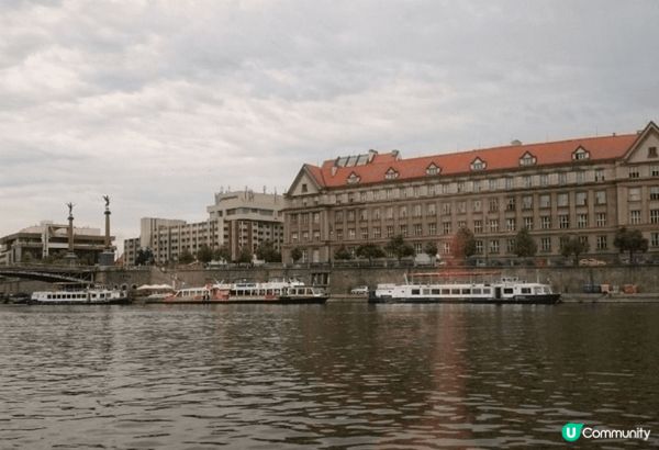 藍色多惱河就聽得多，去捷克當然要去多惱河感受下浪漫的氣氛，之...