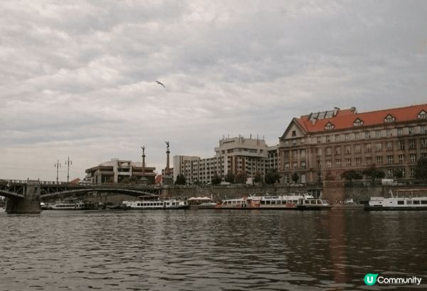 藍色多惱河就聽得多，去捷克當然要去多惱河感受下浪漫的氣氛，之...