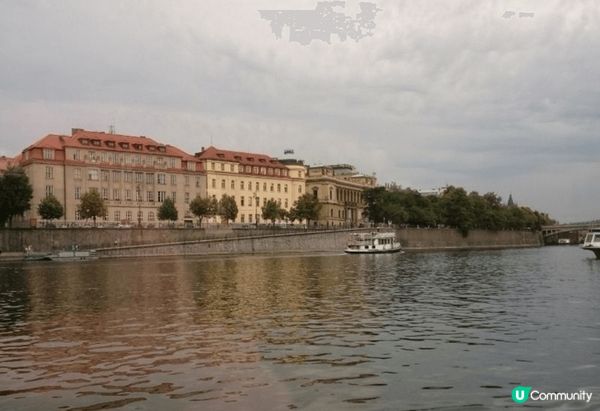 藍色多惱河就聽得多，去捷克當然要去多惱河感受下浪漫的氣氛，之...