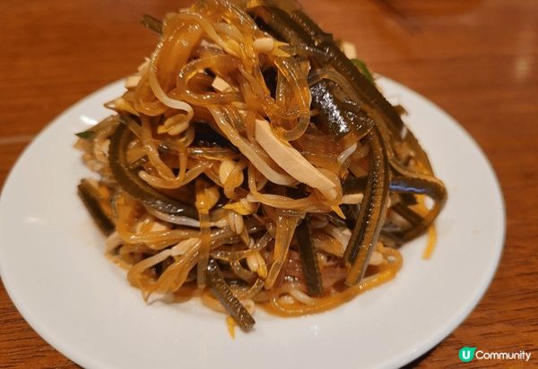 鼎泰豐新生店，晚餐只簡單叫了幾個點心和豬扒飯，味道和香港差不...