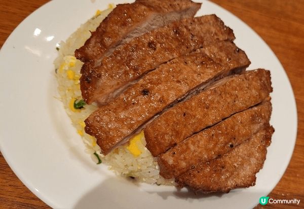 鼎泰豐新生店，晚餐只簡單叫了幾個點心和豬扒飯，味道和香港差不...