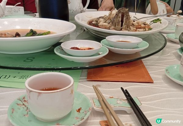 紅墈都會商場嘅煌府酒樓，點心大大粒，每碟菜都大碟頭。商場又有...