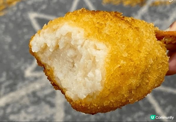 鳳城酒家的「百花釀蟹拑」，外層炸漿既薄且脆，裡面蝦膠鮮味彈牙...