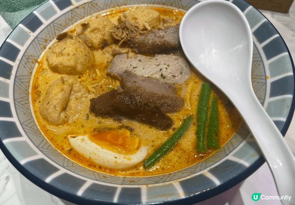 好足料的海南雞飯，特別是油飯好香好好食，食曬一大碗都好輕鬆😎...