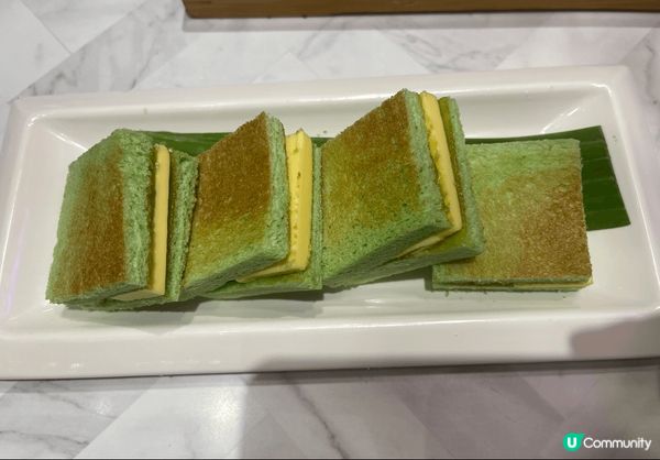 好足料的海南雞飯，特別是油飯好香好好食，食曬一大碗都好輕鬆😎...