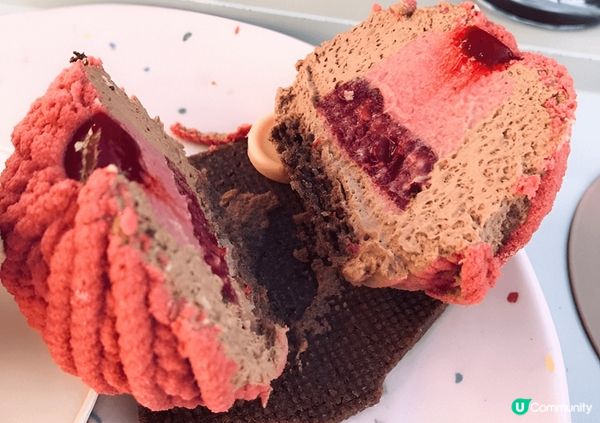 Le Montblanc嘅毛線球蛋糕真係人氣打卡之選！個蛋糕...