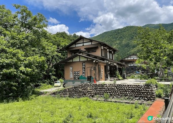 白川鄉合掌村位於日本岐阜縣北部「飛驒地區」嘅一處村落。