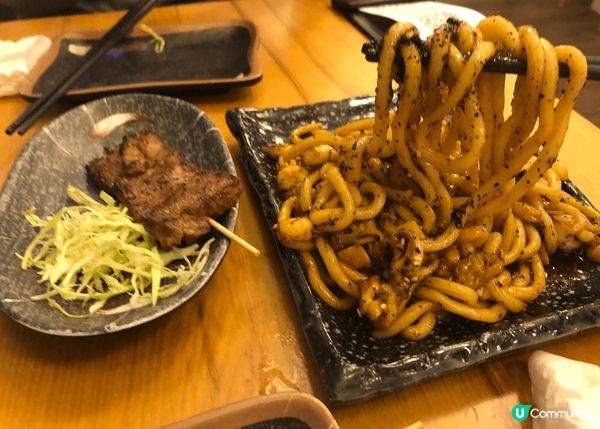 深宵食堂，近油麻地站A1出口，啤酒買一送一，店舖裝潢用心，好...